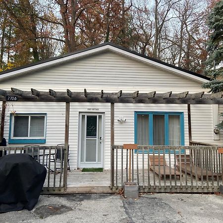 Cozy Cottage Retreat Lambton Shores Exterior photo